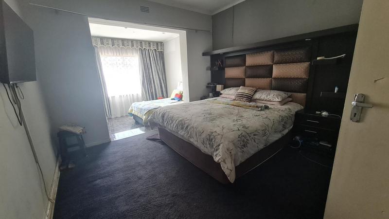 4 Bedroom Property for Sale in Lenasia Gauteng