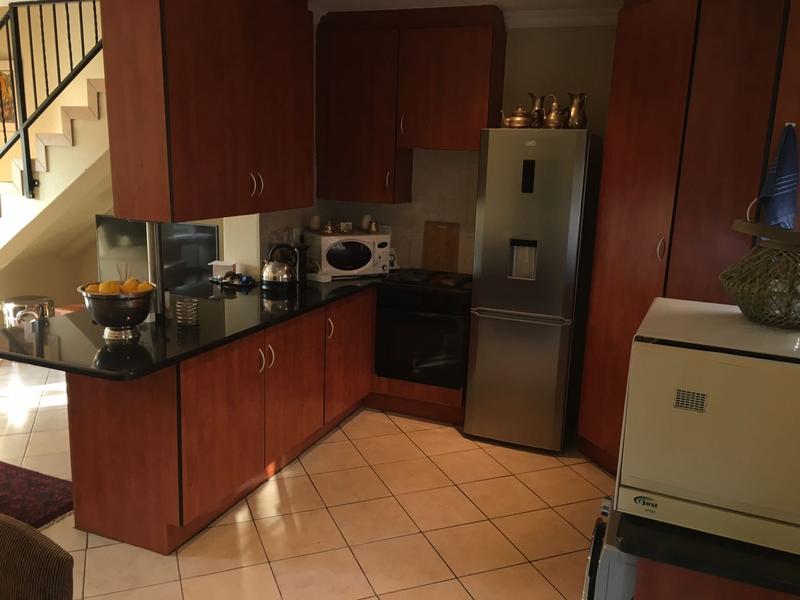 To Let 2 Bedroom Property for Rent in La Montagne Gauteng