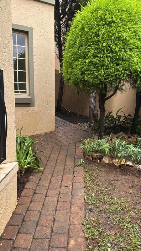 To Let 2 Bedroom Property for Rent in La Montagne Gauteng