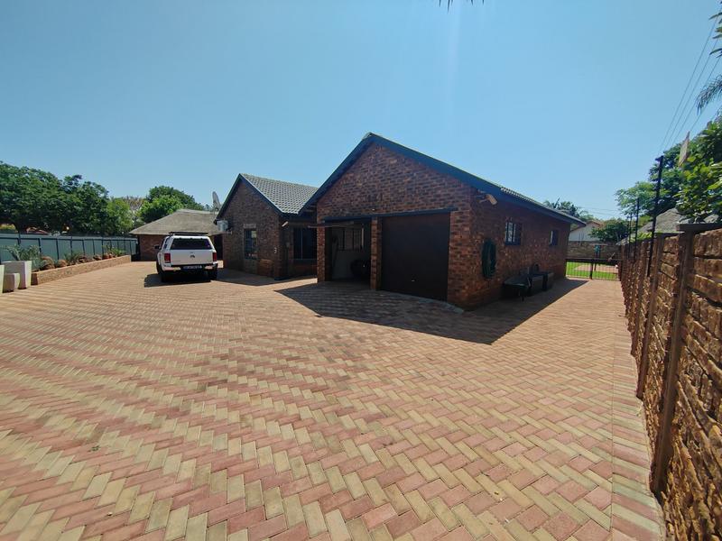 4 Bedroom Property for Sale in Doornpoort Gauteng