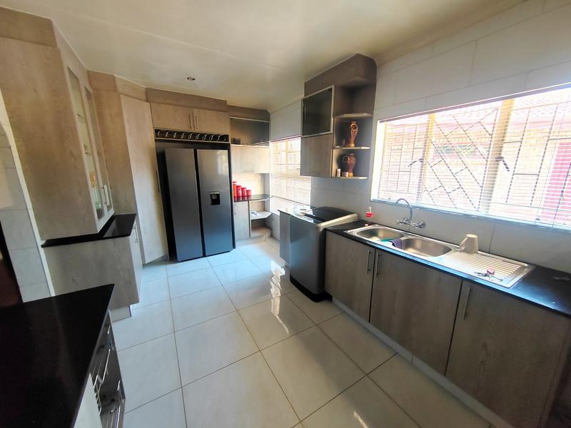 4 Bedroom Property for Sale in The Orchards Gauteng