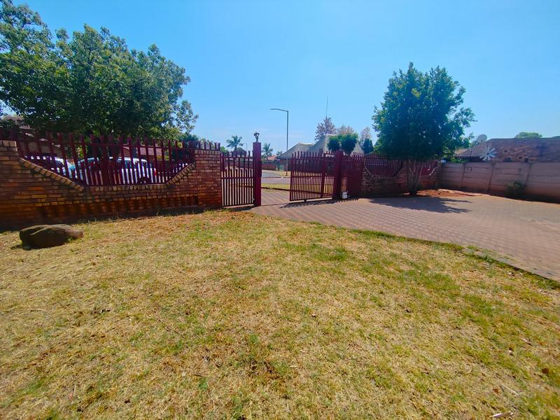 4 Bedroom Property for Sale in The Orchards Gauteng