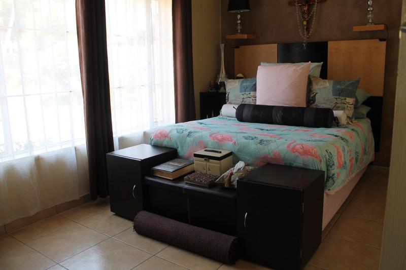 3 Bedroom Property for Sale in Hurlyvale Gauteng