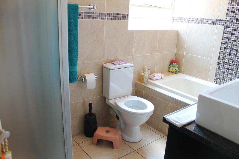 3 Bedroom Property for Sale in Hurlyvale Gauteng