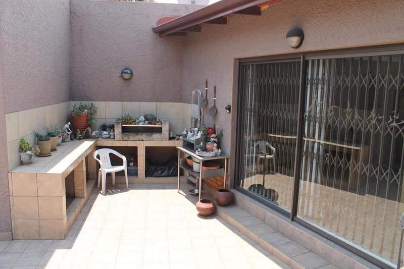 3 Bedroom Property for Sale in Hurlyvale Gauteng