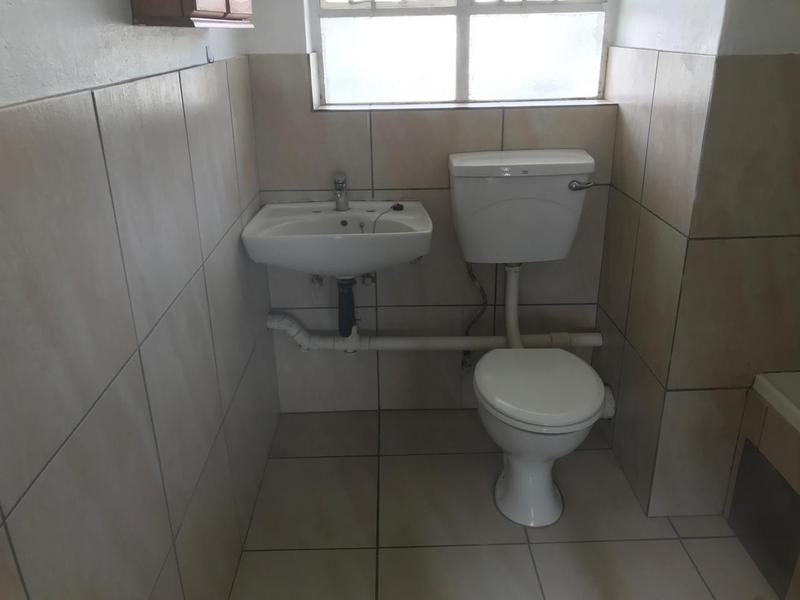 To Let 2 Bedroom Property for Rent in Melville Gauteng