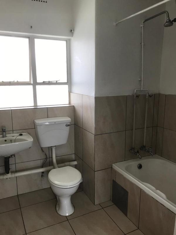 To Let 2 Bedroom Property for Rent in Melville Gauteng