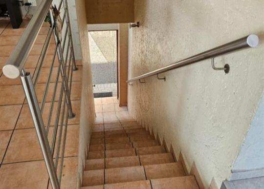 To Let 1 Bedroom Property for Rent in Magaliessig Gauteng