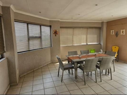 To Let 1 Bedroom Property for Rent in Magaliessig Gauteng