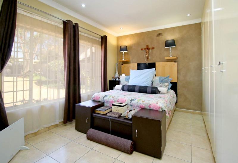 3 Bedroom Property for Sale in Hurlyvale Gauteng