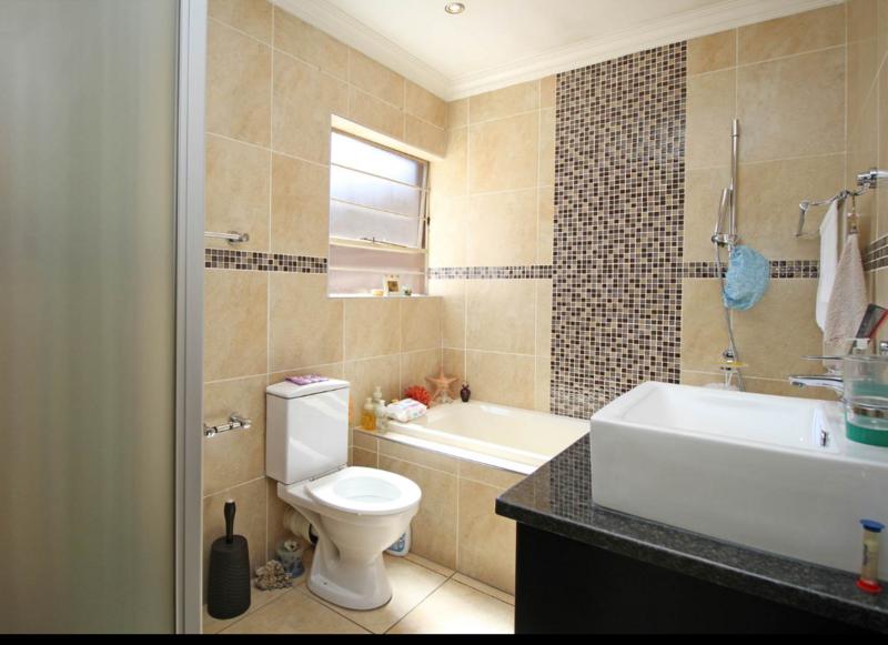 3 Bedroom Property for Sale in Hurlyvale Gauteng