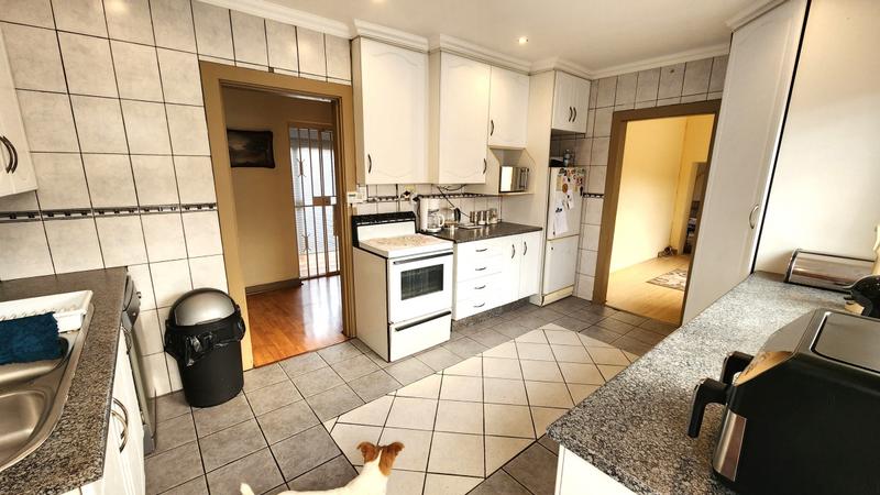 6 Bedroom Property for Sale in Primrose Gauteng