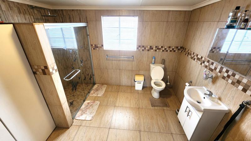 6 Bedroom Property for Sale in Primrose Gauteng