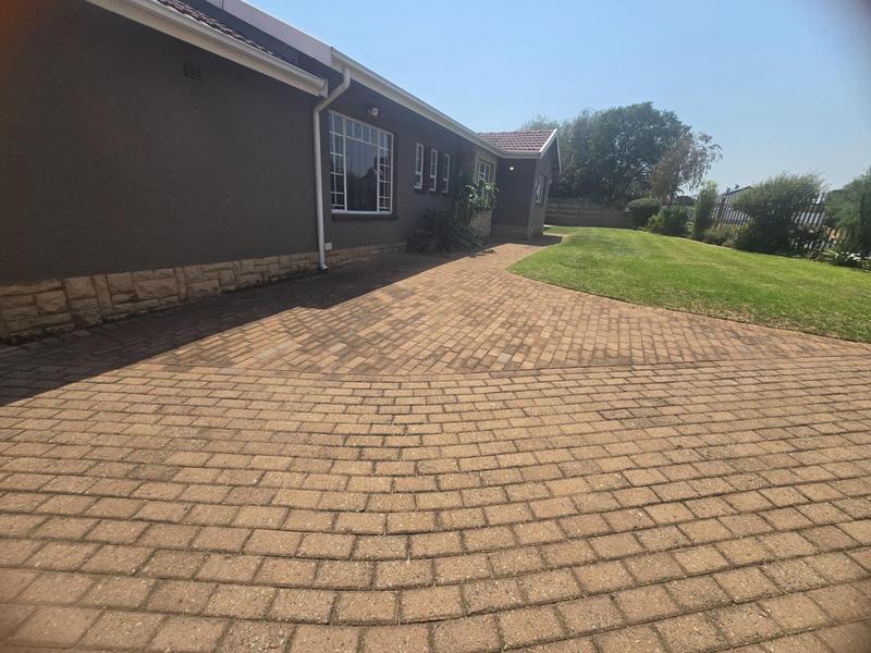 4 Bedroom Property for Sale in Elspark Gauteng