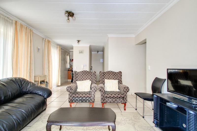 To Let 2 Bedroom Property for Rent in Sandown Gauteng