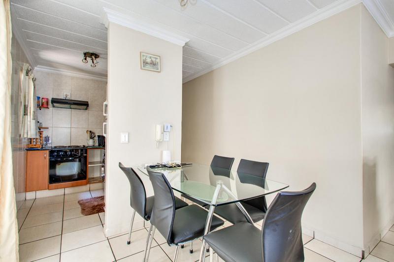 To Let 2 Bedroom Property for Rent in Sandown Gauteng