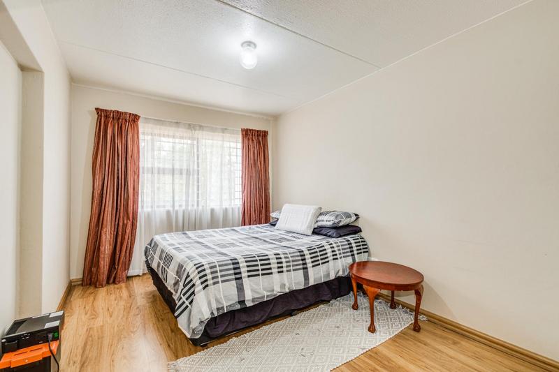 To Let 1 Bedroom Property for Rent in Sandown Gauteng