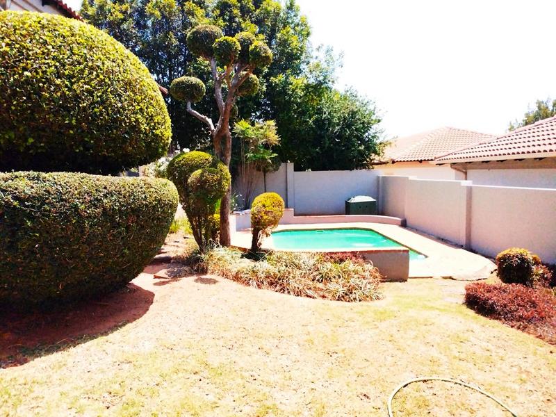 3 Bedroom Property for Sale in Featherbrooke Estate Gauteng