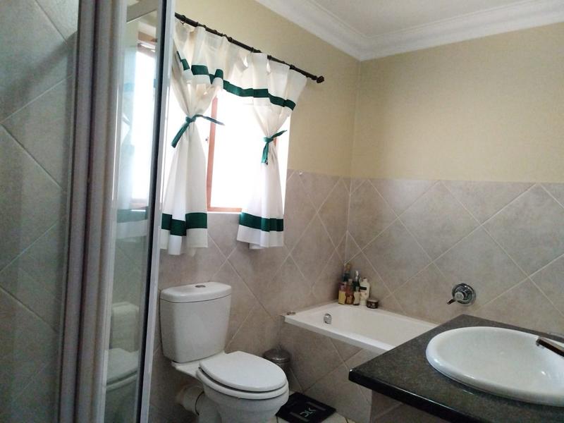 3 Bedroom Property for Sale in Featherbrooke Estate Gauteng