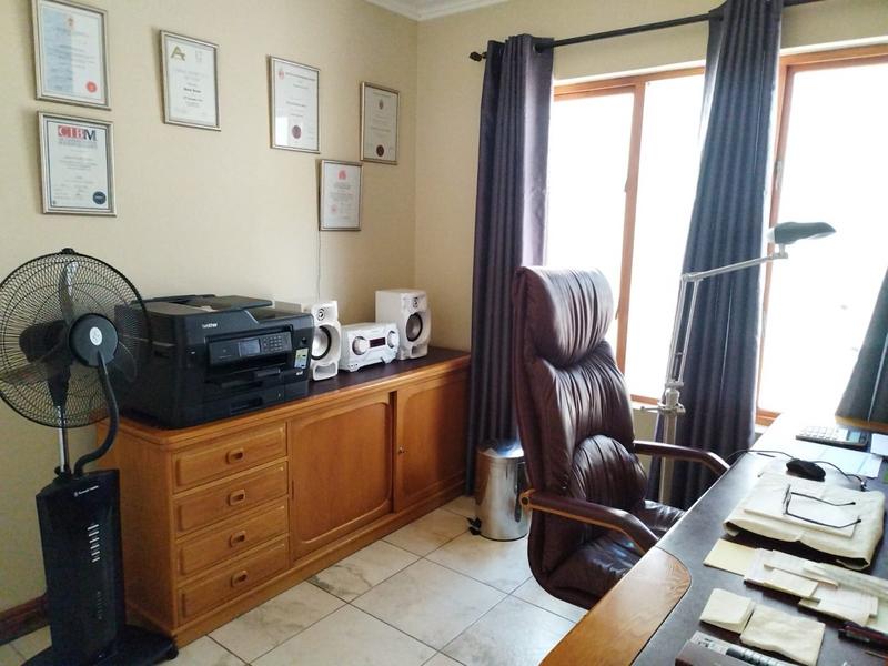 3 Bedroom Property for Sale in Featherbrooke Estate Gauteng