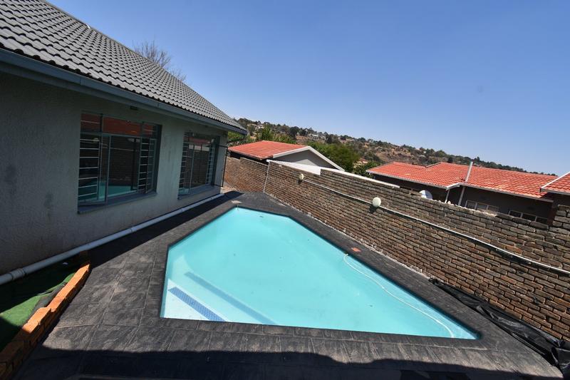 3 Bedroom Property for Sale in Kenmare Gauteng