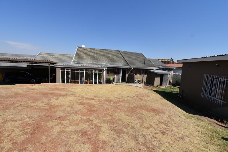 3 Bedroom Property for Sale in Monument Gauteng