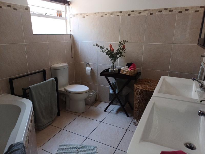 5 Bedroom Property for Sale in Noordheuwel Gauteng