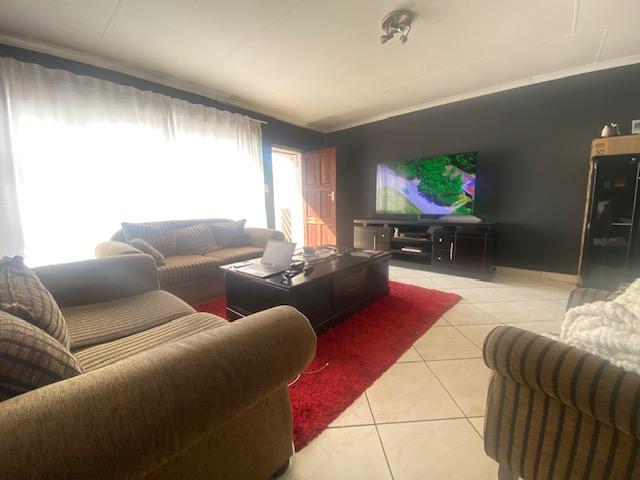 To Let 2 Bedroom Property for Rent in Vorna Valley Gauteng