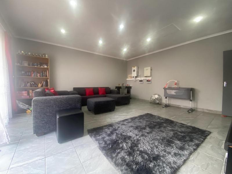 3 Bedroom Property for Sale in Thatchfield Gauteng