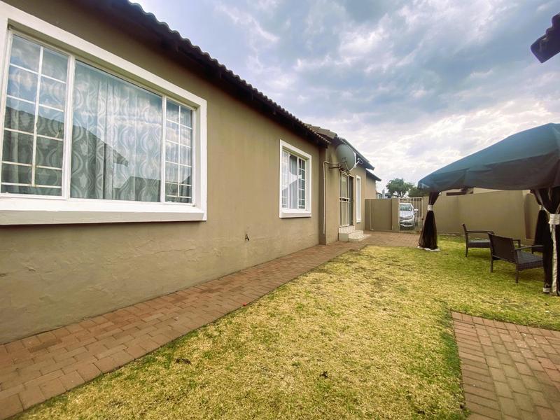 3 Bedroom Property for Sale in Thatchfield Gauteng