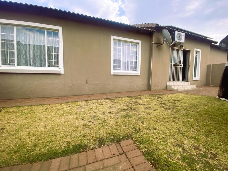 3 Bedroom Property for Sale in Thatchfield Gauteng