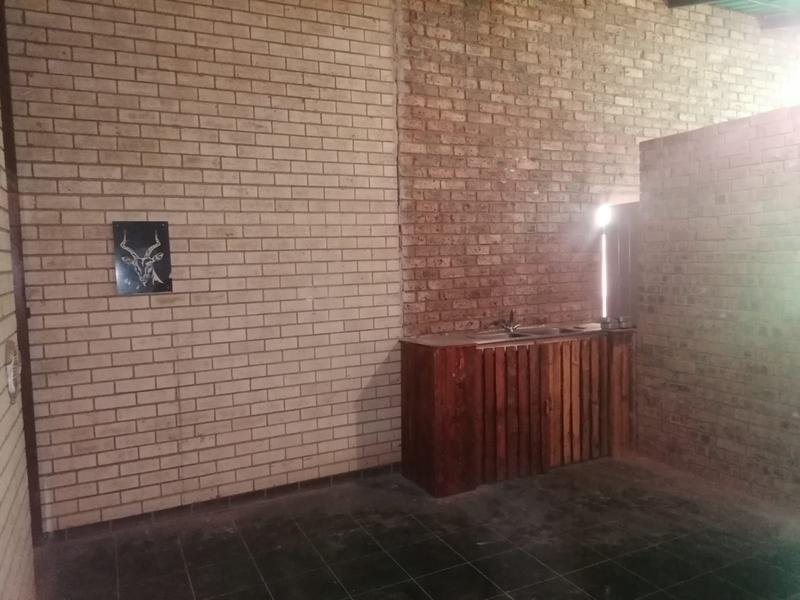 Commercial Property for Sale in Magaliesmoot Gauteng