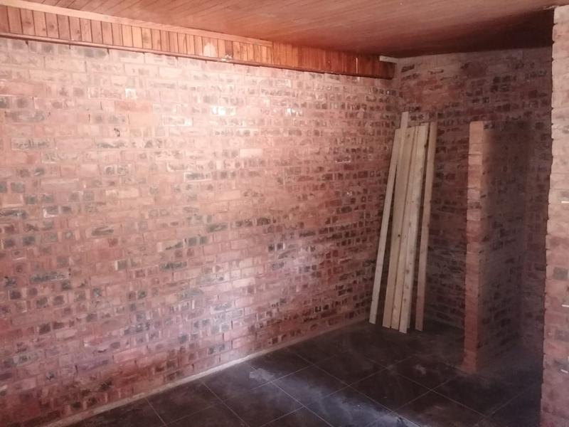 Commercial Property for Sale in Magaliesmoot Gauteng