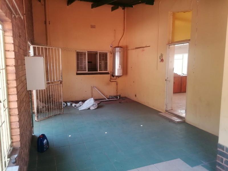 Commercial Property for Sale in Magaliesmoot Gauteng