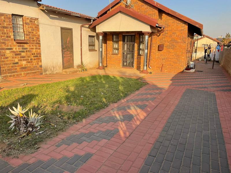 2 Bedroom Property for Sale in Beverley Hills Gauteng