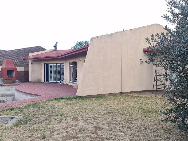 3 Bedroom Property for Sale in Vanderbijlpark SE 6 Gauteng