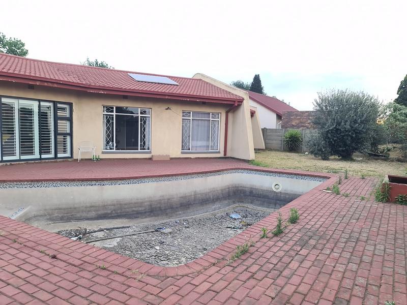 3 Bedroom Property for Sale in Vanderbijlpark SE 6 Gauteng