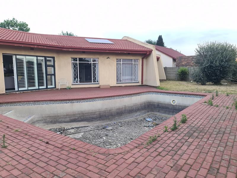 3 Bedroom Property for Sale in Vanderbijlpark SE 6 Gauteng