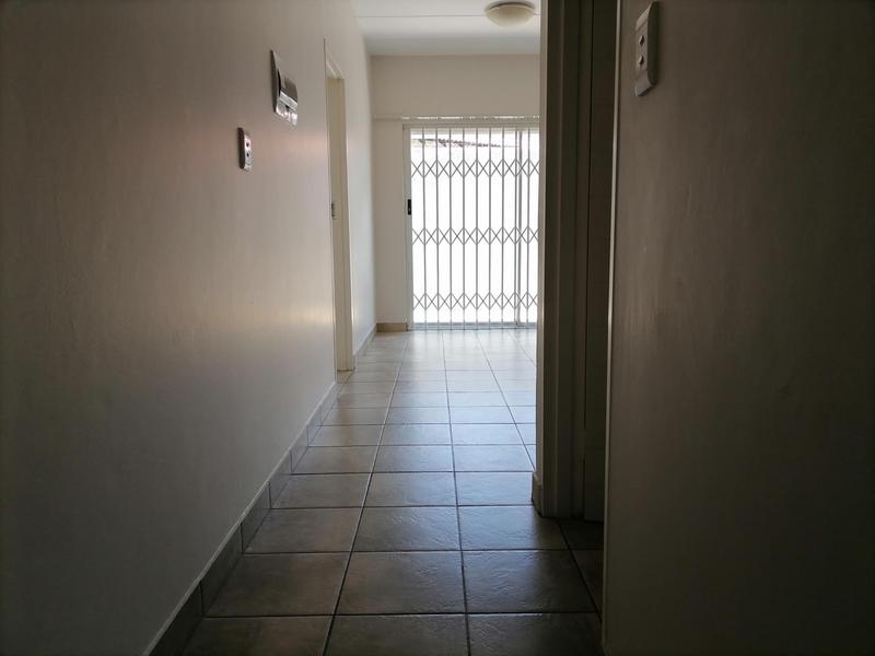 To Let 1 Bedroom Property for Rent in Die Hoewes Gauteng