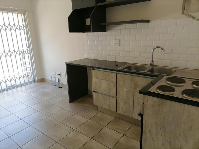 To Let 1 Bedroom Property for Rent in Die Hoewes Gauteng