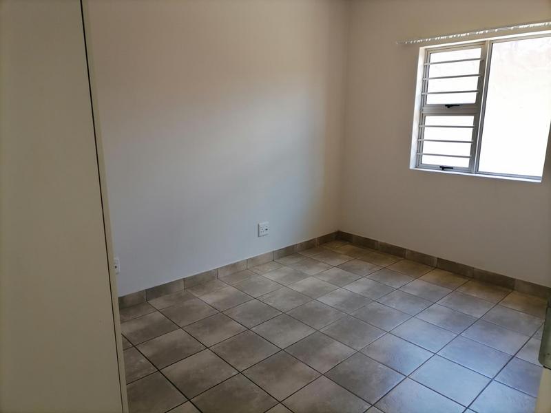 To Let 1 Bedroom Property for Rent in Die Hoewes Gauteng