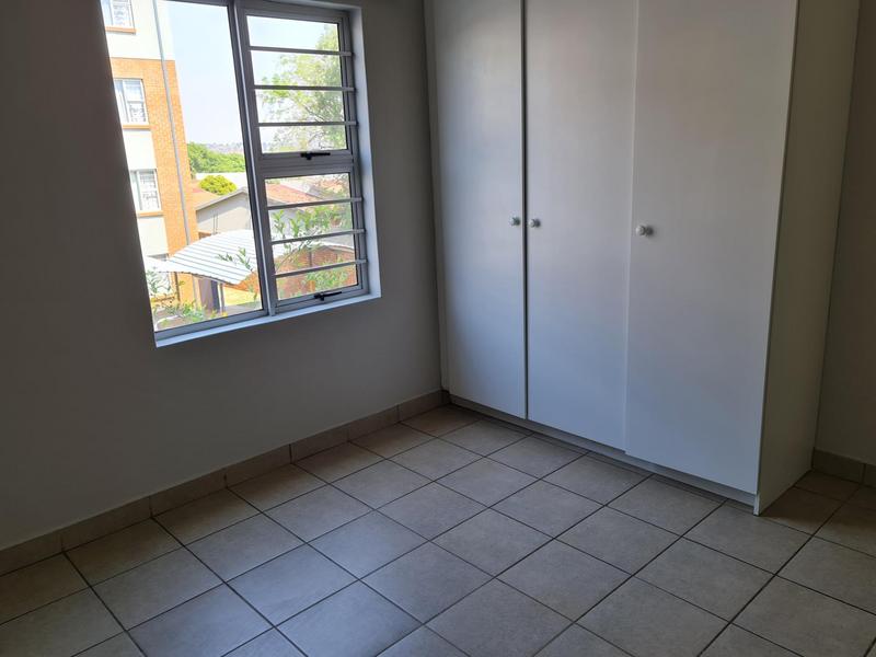 To Let 2 Bedroom Property for Rent in Die Hoewes Gauteng