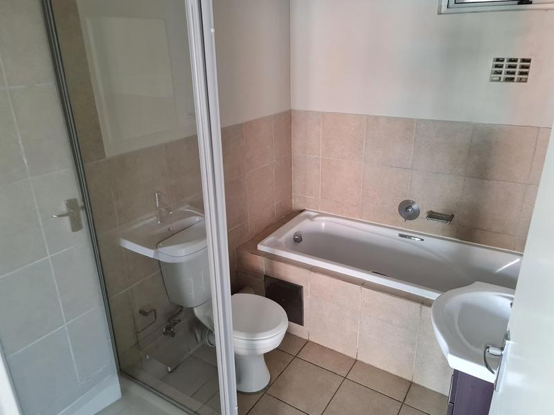 To Let 2 Bedroom Property for Rent in Die Hoewes Gauteng