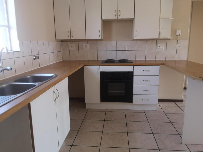 To Let 2 Bedroom Property for Rent in Pierre Van Ryneveld Gauteng