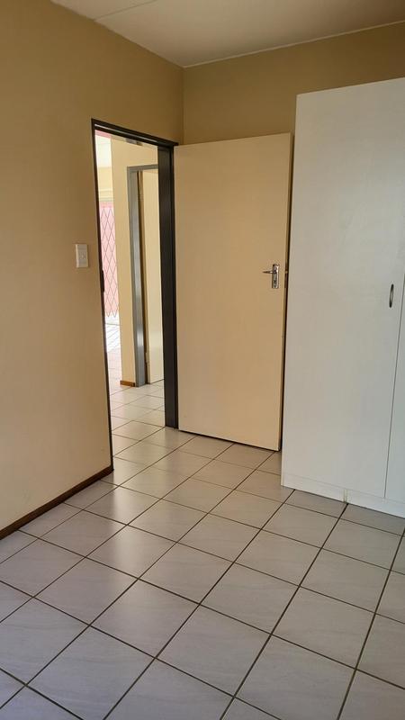 To Let 2 Bedroom Property for Rent in Rooihuiskraal North Gauteng