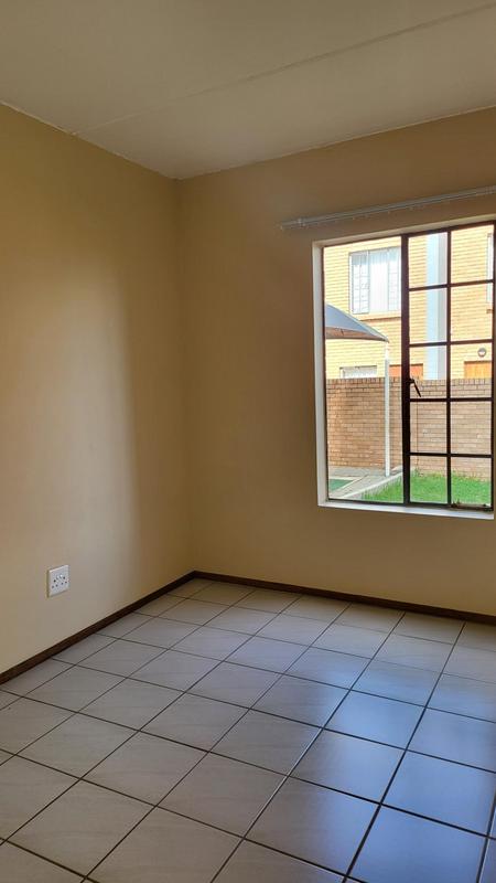 To Let 2 Bedroom Property for Rent in Rooihuiskraal North Gauteng