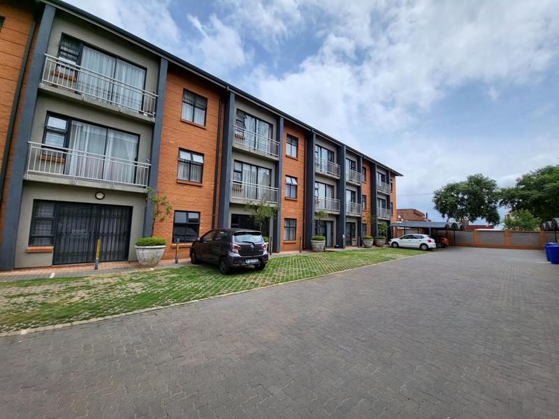 To Let 2 Bedroom Property for Rent in Waverley Gauteng