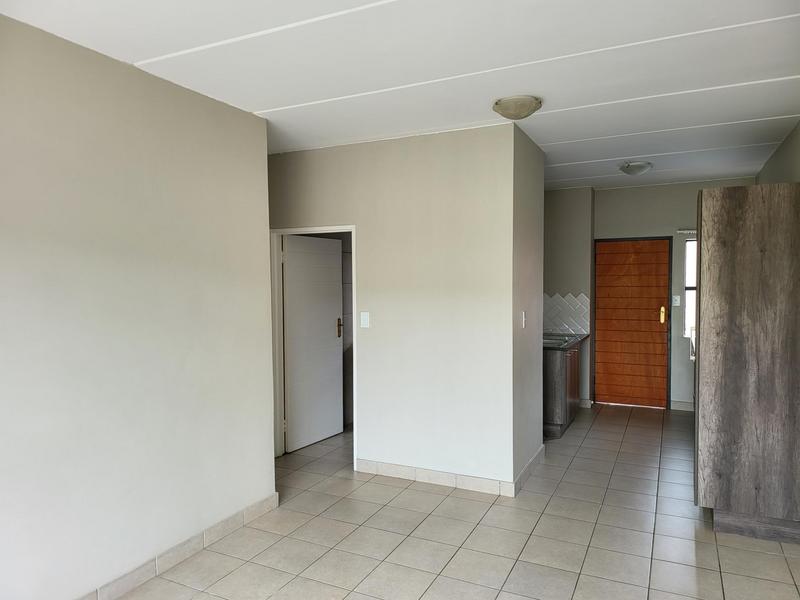 To Let 2 Bedroom Property for Rent in Waverley Gauteng