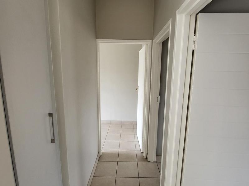 To Let 2 Bedroom Property for Rent in Waverley Gauteng