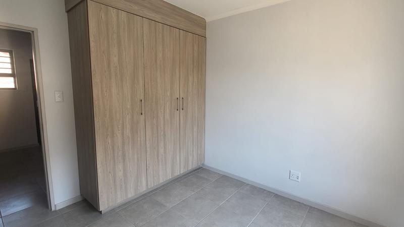 To Let 1 Bedroom Property for Rent in Grand Central Gauteng